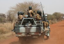 Burkina Fasoda silahlılar
