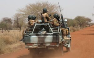 Burkina Fasoda silahlılar