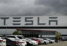 “Tesla”nın səhmdarları Maskı şirkəti səhv idarə etməkdə günahlandırıb "Tesla" şirkəti