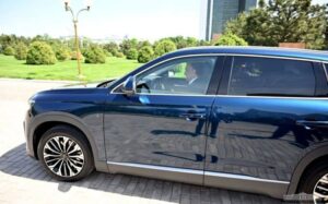 Özbəkistan Prezidenti Şavkat Mirziyoyev Türkiyənin ilk elektrik avtomobili 
