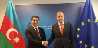 Azərbaycan Prezidentinin köməkçisi - Prezident Administrasiyasının Xarici siyasət məsələləri şöbəsinin müdiri Hikmət Hacıyev və Avropa İttifaqının Avropa Xarici Fəaliyyət Xidmətinin Baş katibinin siyasi məsələlər üzrə müavini Enrike Mora