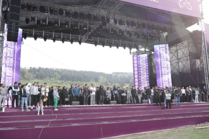 "Xarıbülbül" Festivalı