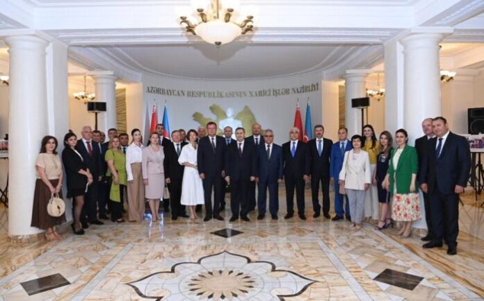 XİN-də Belarusla diplomatik əlaqələrin 30 illiyi qeyd edilib