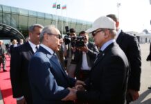 Baş nazir Məhəmməd Şahbaz Şərifi hava limanında Azərbaycan Respublikası Baş nazirinin birinci müavini Yaqub Eyyubov, xarici işlər nazirinin müavini Elnur Məmmədov və digər rəsmi şəxslər yola saldılar