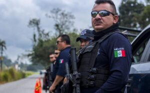 Meksikada silahlı qrup 14 polisi qaçırıb