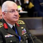 Türkiyənin milli müdafiə naziri Yaşar Güler