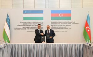 Şuşada iqtisadiyyat naziri Mikayıl Cabbarov Özbəkistanın investisiyalar, sənaye və ticarət naziri Ləziz Kudratovla keçirdiyi görüşdə iqtisadi tərəfdaşlığın müxtəlif istiqamətlər üzrə gücləndirilməsi barədə müzakirə aparıb, birgə hökumətlərarası komissiyanın 12-ci iclası çərçivəsində bir sıra sənədlər imzalanıb