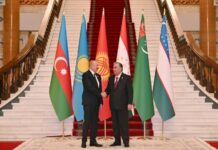 Tacikistan Prezidenti Emoməli Rəhmon Azərbaycan Prezidenti İlham Əliyevi qarşıladı