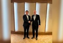 Azərbaycan Prezidentinin köməkçisi - Prezident Administrasiyasının Xarici siyasət məsələləri şöbəsinin müdiri Hikmət Hacıyev İsrail Milli Təhlükəsizlik Şurasının rəhbəri Tsaxi Haneqbi ilə görüşüb