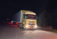 Qarabağdakı erməni sakinlər üçün ərzaq məhsulları və gigiyenik vasitələr aparan avtomobillər