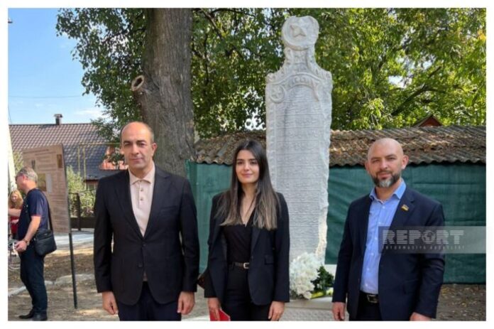 Ukraynada türk əsgərlərinin basdırıldığı yerdə memorial abidə