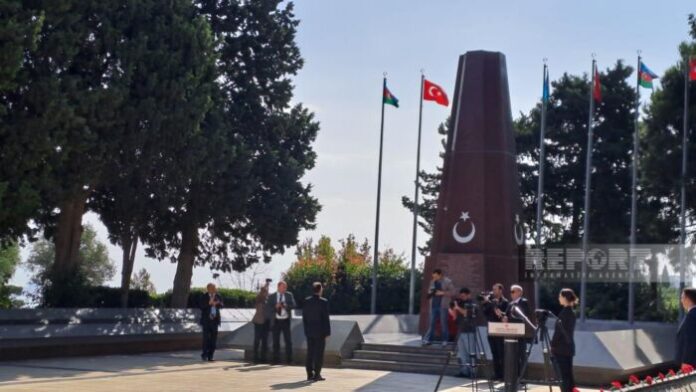 "Türk Şəhidliyi" abidəsi