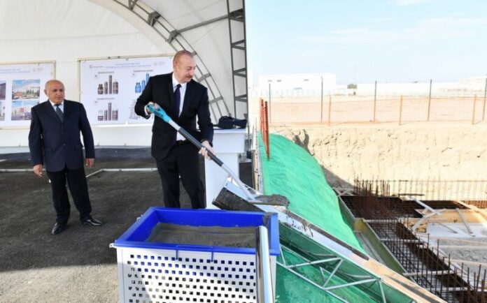 Prezident Sumqayıt Kimya Sənaye Parkında yeni müəssisələrin açılış və təməlqoyma mərasimlərində