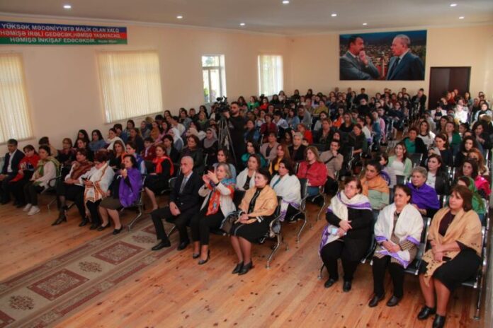 Şəki şəhər Səməd Vurğun adına folklor evində kəlağayıdan bəhs edən ədəbi-bədii gecə keçirilib