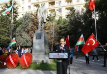 Atatürkün xatirəsi Bakıda anılıb, fotosərgi keçirilib Cahit Bağcı
