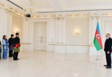 Prezident İlham Əliyev Malayziyanın Azərbaycanda yeni təyin olunmuş səfirinin etimadnaməsini qəbul edib Azərbaycan Respublikasının Prezidenti İlham Əliyev dekabrın 4-də Malayziyanın ölkəmizdə yeni təyin olunmuş fövqəladə və səlahiyyətli səfiri Ahmad Kamrizamil Bin Mohd Rzanın etimadnaməsini qəbul edib