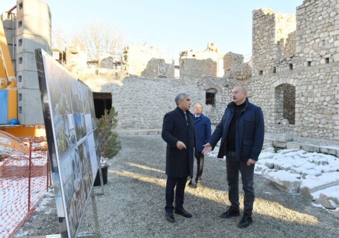 Prezident İlham Əliyev Şuşada Aşağı Gövhər Ağa məscidində aparılan bərpa işləri ilə tanış olub