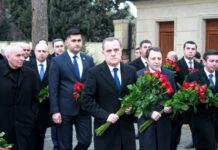 Xarici İşlər Nazirliyinin rəhbər heyəti şəhid Orxan Əsgərovun məzarını ziyarət edib Xarici İşlər Nazirliyinin rəhbər heyəti şəhid Orxan Əsgərovun məzarını ziyarət edib