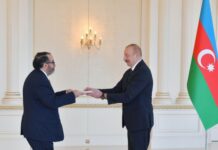 Perunun ölkəmizdə yeni təyin olunmuş səfiri etimadnaməsini Azərbaycan Prezidentinə təqdim edib Azərbaycan Respublikasının Prezidenti İlham Əliyev yanvarın 7-də Peru Respublikasının ölkəmizdə yeni təyin olunmuş fövqəladə və səlahiyyətli səfiri Sezar Auqusto de las Kasas Diasın etimadnaməsini qəbul edib