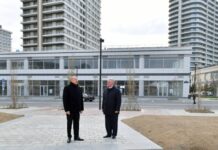 Prezident İlham Əliyev Bakı Ağ Şəhərin Mərkəzi Park Kvartalında tikinti, abadlıq işləri və Ofis binasında yaradılan şərait ilə tanış olub Prezident İlham Əliyev Bakı Ağ Şəhərin Mərkəzi Park Kvartalında tikinti, abadlıq işləri və Ofis binasında yaradılan şərait ilə tanış olub