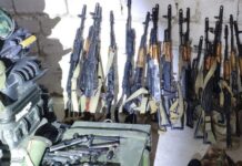 Xankəndidə uşaq bağçasının zirzəmisindən dron, 29 avtomat və 416 qumbara aşkarlanıb avtomat silah