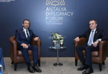 Ceyhun Bayramov Şimali Kiprdən olan həmkarı ilə TDT çərçivəsində əməkdaşlığı müzakirə edib Azərbaycanın xarici işlər naziri Ceyhun Bayramov 3-cü Antalya Diplomatiya Forumunda iştirakı çərçivəsində Şimali Kipr Türk Cümhuriyyətinin xarici işlər naziri Tahsin Ertuğruloğlu ilə görüşüb