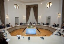 Azərbaycanın energetika naziri rumıniyalı həmkarı ilə görüşüb Azərbaycanın energetika naziri Pərviz Şahbazov ölkəmizdə səfərdə olan rumıniyalı həmkarı Sebastiyan İoan Burduja ilə görüşüb