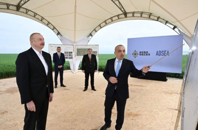 Hacıqabulda “Agro Dairy” MMC-yə məxsus torpaq sahəsinə suvarma suyunun çatdırılması üzrə qurğular kompleksi ilə tanışlıq