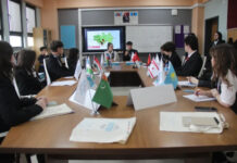 Türkiyə liseylərinin tələbələri türk dövlətlərinin yaxınlaşma yollarını müzakirə ediblər Türkiyə liseylərinin tələbələri