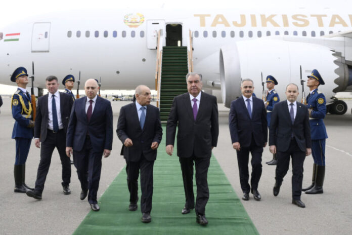 Tacikistan Prezidenti Emoməli Rəhmon Azərbaycana dövlət səfərinə gəlib