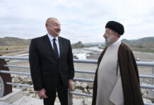 Prezident İlham Əliyev və Prezident Seyid İbrahim Rəisi Azərbaycan-İran dövlət sərhədində görüşüblər Mayın 19-da Azərbaycan Respublikasının Prezidenti İlham Əliyev və İran İslam Respublikasının Prezidenti Seyid İbrahim Rəisi Azərbaycan Respublikası ilə İran İslam Respublikasının dövlət sərhədində görüşüblər