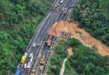 Çində magistral yol çöküb, ölənlərin sayı 48 nəfərə çatıb Çində magistral yol çöküb