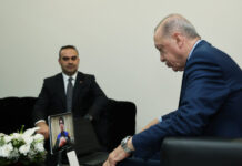 Ərdoğan: Türkiyə və Azərbaycan bayraqları kosmosda iki qardaşı təmsil edəcək Türkiyə Prezidenti Rəcəb Tayyib Ərdoğan ABŞ-ın “Spaceport” (Nyu-Meksiko ştatı) kosmodromundan suborbital uçuşa hazırlaşan Türkiyə tarixində ikinci astronavt Tuva Cihangir Atasever ilə canlı bağlantı vasitəsilə söhbəti zamanı