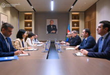 XİN: BMT-nin Qaçqınlar üzrə Ali Komissarlığının nümayəndəsi COP29-a hazırlıq işləri barədə məlumatlandırılıb İyulun 31-də Azərbaycan Respublikasının xarici işlər naziri Ceyhun Bayramov BMT-nin Qaçqınlar üzrə Ali Komissarlığının Azərbaycandakı nümayəndəsi Bik Lumu ilə görüşüb