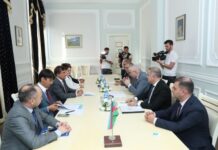 Məzahir Pənahov TDT nümayəndə heyəti ilə görüşüb Mərkəzi Seçki Komissiyasının (MSK) sədri Məzahir Pənahov avqustun 29-da Milli Məclisə qarşıdan gələn seçkiləri izləmək üçün ölkəmizdə səfərdə olan Türk Dövlətləri Təşkilatı Baş katibinin müavini Ömer Kocamanın başçılıq etdiyi nümayəndə heyəti ilə görüşüb