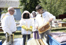 Heydər Əliyev Fondunun vitse-prezidenti Leyla Əliyeva Qəbələdə “Gənc arıçı” layihəsinin iştirakçıları ilə görüşüb Heydər Əliyev Fondunun vitse-prezidenti Leyla Əliyeva Qəbələdə “Gənc arıçı” layihəsinin iştirakçıları ilə görüşüb