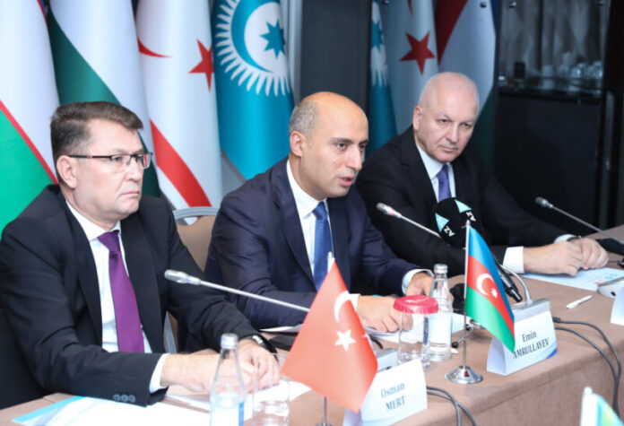 Azərbaycan Respublikasının elm və təhsil naziri Emin Əmrullayev
