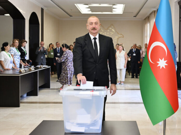 Prezident İlham Əliyev, birinci xanım Mehriban Əliyeva və qızları Leyla Əliyeva səs veriblər