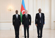 Prezident İlham Əliyev Ruandanın Azərbaycanda yeni təyin olunmuş səfirinin etimadnaməsini qəbul edib Prezident İlham Əliyev Ruandanın Azərbaycanda yeni təyin olunmuş səfirinin etimadnaməsini qəbul edib