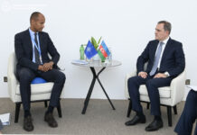 Ceyhun Bayramov NATO baş katibinin köməkçisi ilə görüşüb Azərbaycan Respublikasının xarici işlər naziri Ceyhun Bayramov BMT-nin İqlim Dəyişmələri üzrə Çərçivə Konvensiyasının Tərəflər Konfransının 29-cu sessiyası (COP29) çərçivəsində NATO baş katibinin innovasiya, hibrid və kiber məsələlər üzrə köməkçisi Jan-Şarl Ellermann-Kinqomb ilə görüşüb