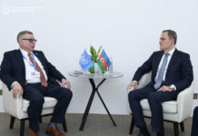 BMT mina təhdidi ilə mübarizədə Azərbaycanın gördüyü işləri təqdirəlayiq qiymətləndirib Azərbaycan Respublikasının xarici işlər naziri Ceyhun Bayramov BMT-nin İqlim Dəyişmələri üzrə Çərçivə Konvensiyasının Tərəflər Konfransının 29-cu sessiyası (COP29) çərçivəsində BMT Baş katibinin qanunun aliliyi və təhlükəsizlik institutları üzrə köməkçisi Aleksandr Zuyev ilə görüşüb