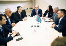 Dövlət Su Ehtiyatları Agentliyinin sədri Slovakiyanın ətraf mühit naziri ilə görüşüb COP29 çərçivəsində Azərbaycan Dövlət Su Ehtiyatları Agentliyinin sədri Zaur Mikayılov Slovakiyanın baş nazirinin müavini, ətraf mühit naziri Tomaş Taraba və Slovakiyanın Azərbaycandakı səlahiyyətli nümayəndəsi Milan Lajçiakla görüşüb