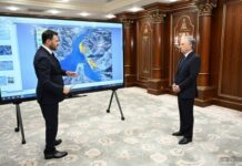 Emin Ağalarov Özbəkistanda “Sea Breeze” turizm mərkəzi tikmək niyyətindədir “Agalarov Development” şirkətinin təsisçisi Emin Ağalarov Daşkənd vilayətinin Bostanlıq rayonunda “Sea Breeze Uzbekistan” beynəlxalq turizm mərkəzinin layihəsini Özbəkistan Prezidenti Şavkat Mirziyoyevə təqdim edib