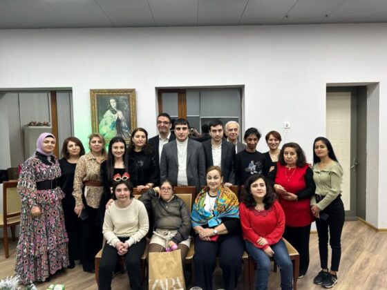 “Humayun” sosial problemlərin həllinə kömək ictimai birliyi əlilliyi olan şəxslər üçün yeni il şənliyi təşkil edib