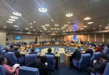 İƏT-in Azərbaycanda keçiriləcək 17-ci Zirvə Toplantısı çərçivəsində yüksək səviyyəli komitənin ilk iclası olub İqtisadi Əməkdaşlıq Təşkilatının islahatlar üzrə yüksək səviyyəli komitəsinin ilk iclası