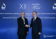 Ceyhun Bayramov Çin nümayəndəsi ilə regional və beynəlxalq vəziyyəti müzakirə edib Martın 13-də Azərbaycan Respublikasının xarici işlər naziri Ceyhun Bayramov XII Qlobal Bakı Forumu çərçivəsində Çin Xalq Respublikası Hökumətinin Avropa məsələləri üzrə sabiq nümayəndəsi Vu Honqbo ilə görüşüb