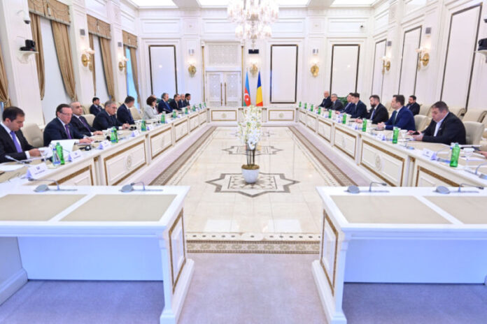 Aprelin 14-də Milli Məclisin sədri Sahibə Qafarova Rumıniya Parlamenti Senatı sədrinin vəzifəsini müvəqqəti icra edən Mirça Abrudeanın başçılıq etdiyi nümayəndə heyəti ilə görüşüb