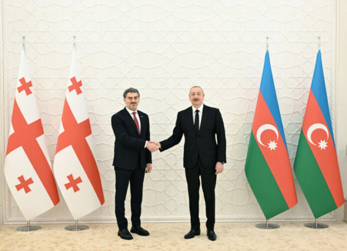 Azərbaycan Respublikasının Prezidenti İlham Əliyevlə ölkəmizdə rəsmi səfərdə olan Gürcüstanın Prezidenti Mixeil Kavelaşvilinin təkbətək görüşü