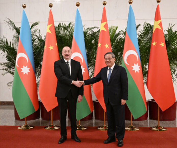 Azərbaycan Respublikasının Prezidenti İlham Əliyev aprelin 23-də Pekində Çin Xalq Respublikasının Dövlət Şurasının Baş naziri Li Çianq ilə görüşüb