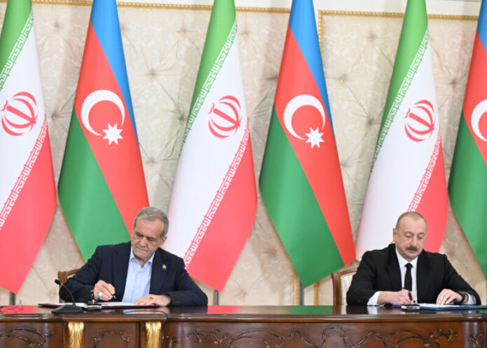 Azərbaycan Respublikasının Prezidenti İlham Əliyev və İran İslam Respublikasının Prezidenti Məsud Pezeşkian